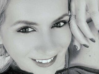 MayraWhite